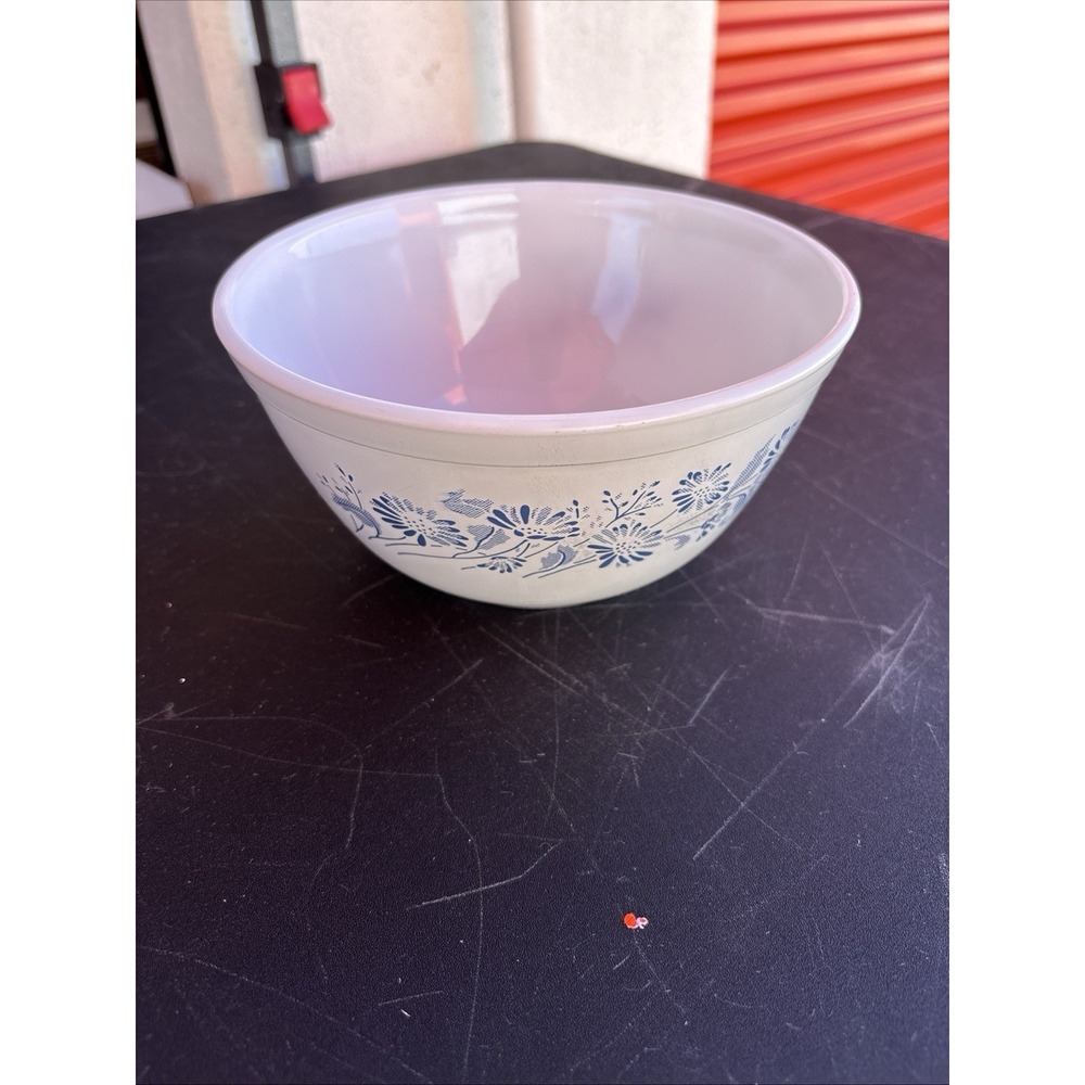 Colonial Mist Vtg Pyrex Mixing Bowl #402 1.5L White with Blue Flowers Few Scuffs